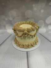 Load image into Gallery viewer, LAST SPACE! Lambeth Cake Class - Tuesday 30th April - £90

