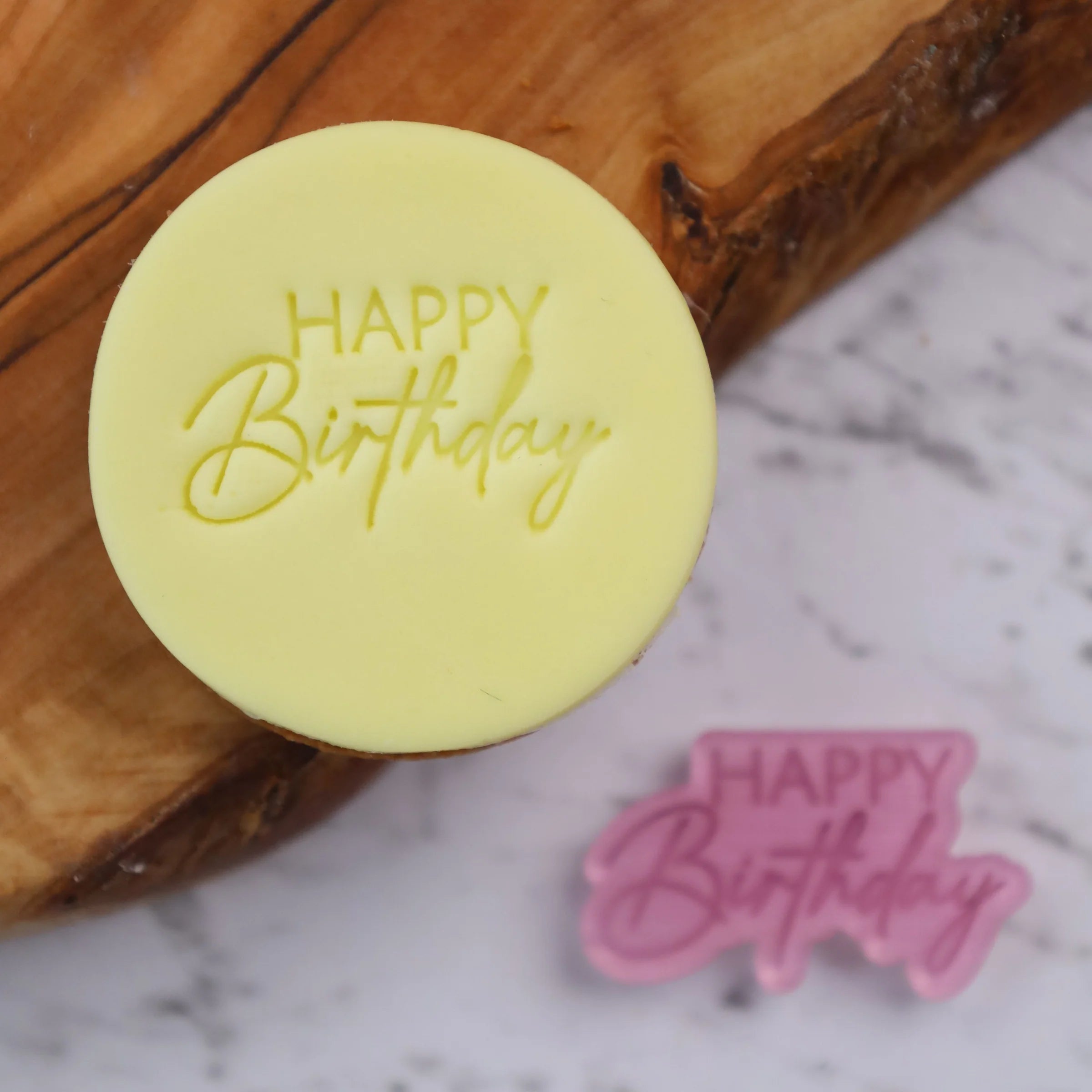 Embosser Happy Birthday | À Manápula