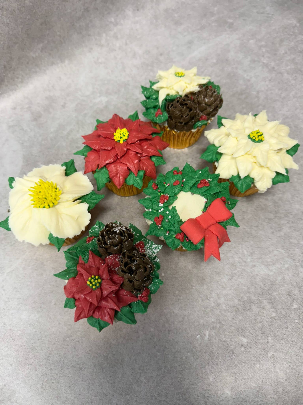Christmas Piped Flower Cupcake Class - Tuesday 11th November